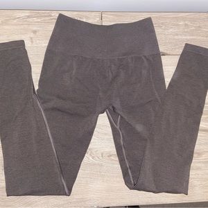 Alphalete Amplify Leggings - S in Mocha